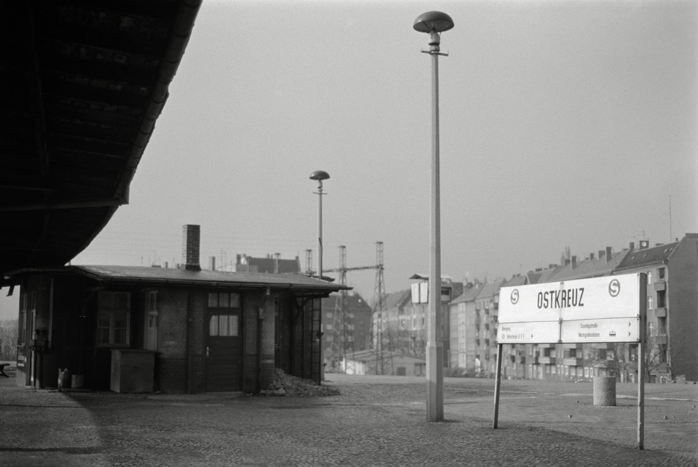 AHP F1993 03 005 sc240902 img07 NLP